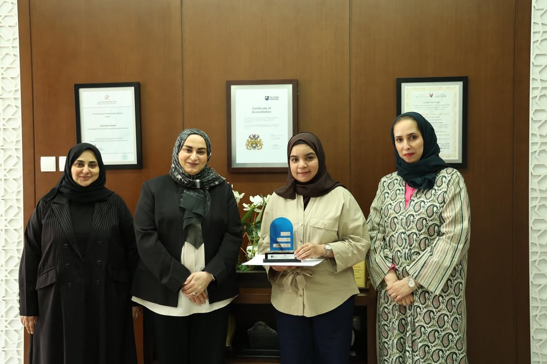 __تتقدّم أعلنت الجامعة العربية المفتوحة – البحرين عن فوز أربعة من موظفيها بجوائز التميّز للعام ا (2).jpg