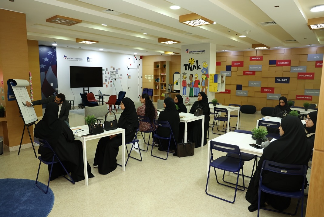 ورشة الرسم اليدوي في المخيم الصيفي 2025- مبادرة نوعية لتعزيز مهارات الشبابفي إطار فعاليات المخيم (3).jpg